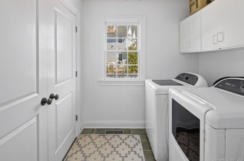 42 Danbury Ave, Westport CT  06880-6821 exterior