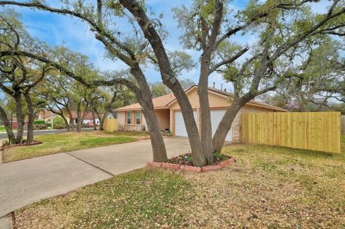 4701 Duval Rd, Austin TX  78727-6812 exterior