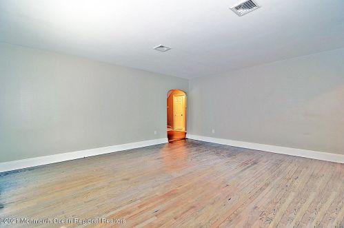 480 Veterans Hwy, Jackson Twp NJ 08527-5122 exterior