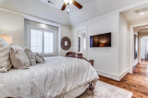 1 Bretton Woods Way, Dallas TX 75220-3808 exterior