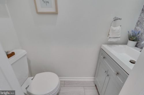 145 U St, Washington DC 20001-2338 exterior