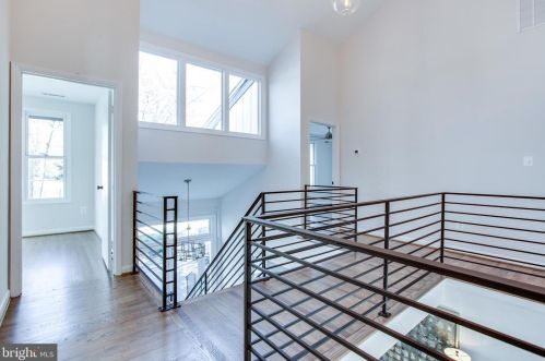 1875 Massachusetts Ave, Mc Lean VA  22101-4906 exterior