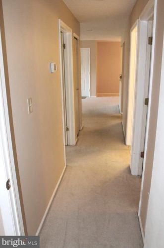 17 Mendrey Ct, Trenton NJ 08648-2661 exterior