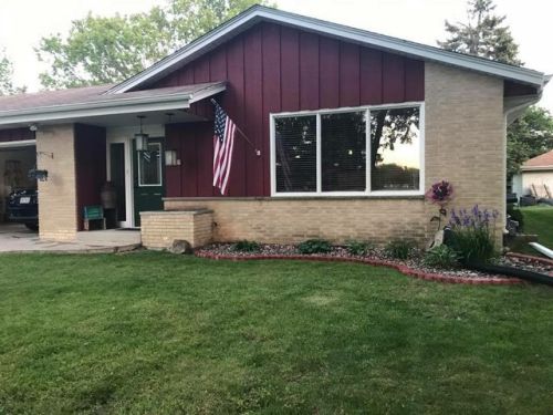 9837 Marion St, Milwaukee WI  53222-1412 exterior