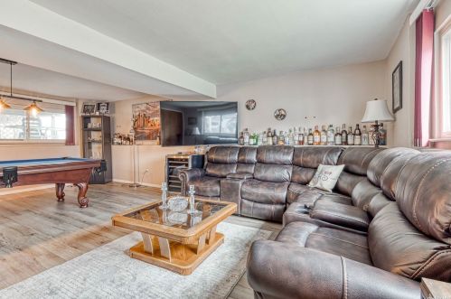 8 Linda Ln, Babylon NY exterior