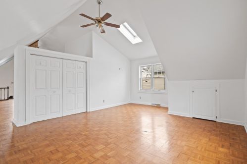 3253 Newhall St, Milwaukee WI 53211-3043 exterior