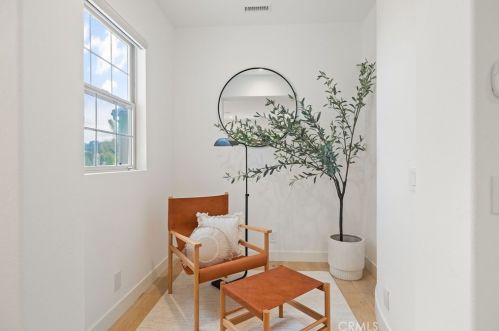 10464 Caribou Way, Tustin CA  92782-1470 exterior