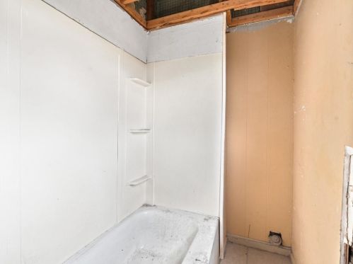 213 Pavilion Ave, Providence RI 02905-1621 exterior