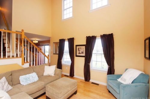 16 Highland Ave, Ellington CT 06029-3796 exterior