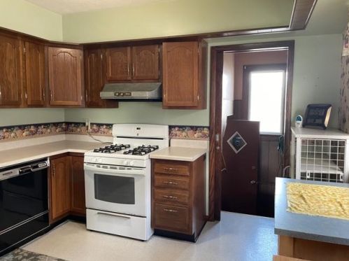 922 58, Milwaukee WI 53218-5613 exterior