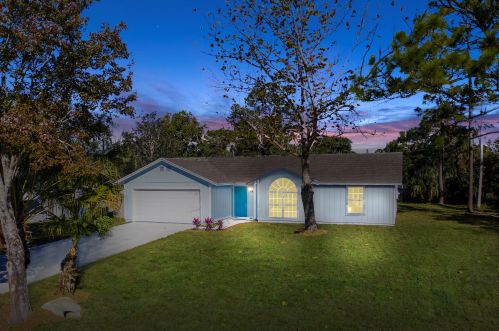 7004 Paso Robles Blvd, Fort Pierce, FL 34951-1223