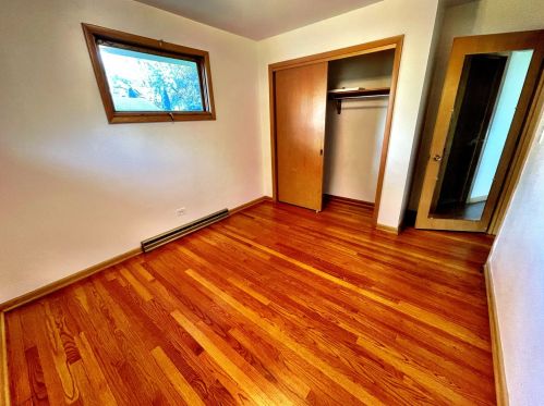 901 Cedar Ave, Waukegan IL 60085-7063 exterior