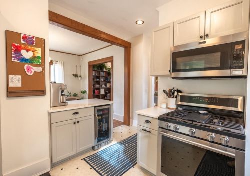 736 Hawthorne St, Grand Rapids MI 49503-3535 exterior