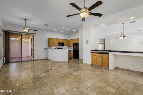 6811 39th Pl, Phoenix AZ  85042-6202 exterior