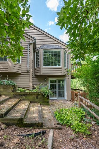 3809 Oakridge Ct, Milwaukee WI 53228-1367 exterior