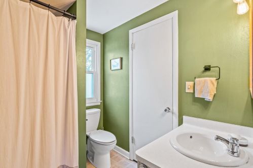 3751 85th St, Milwaukee WI  53222-2823 exterior