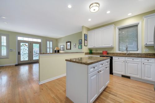 344 Scott St, Chicago IL 60610-0043 exterior