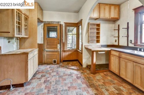 2133 Essex St, Berkeley CA 94705-1814 exterior