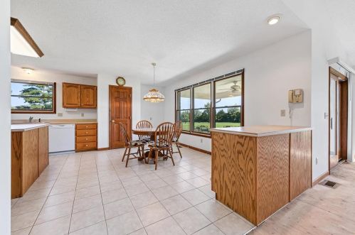 103 Wolf Trl Ct, Defiance MO 63341-1356 exterior