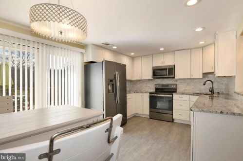 6463 Lacrosse Ln, Glen Burnie MD 21061-8823 exterior