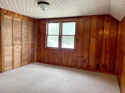 861 Leonard St, Grand Rapids MI 49534-0011 exterior