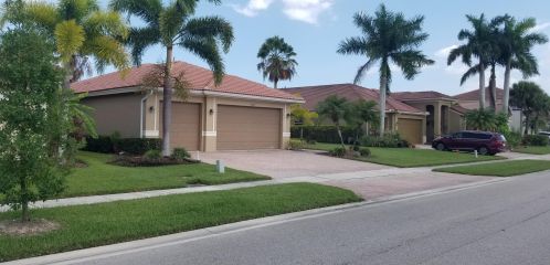 822 Bent Creek Dr, Fort Pierce FL  34947-1325 exterior