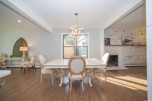 39 Magerus St, Huntington Station NY  11746-3838 exterior