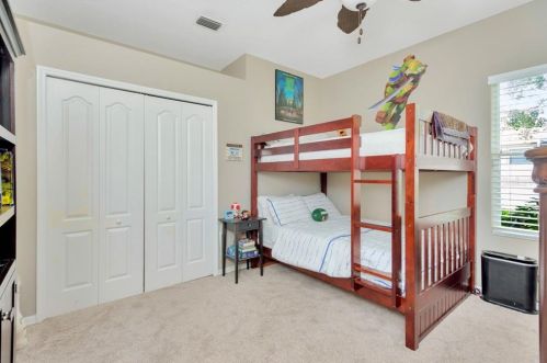 15410 Heathridge Dr, Tampa FL 33625-1638 exterior