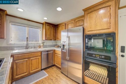 760 Citrus Ave, Concord CA  94518-2339 exterior