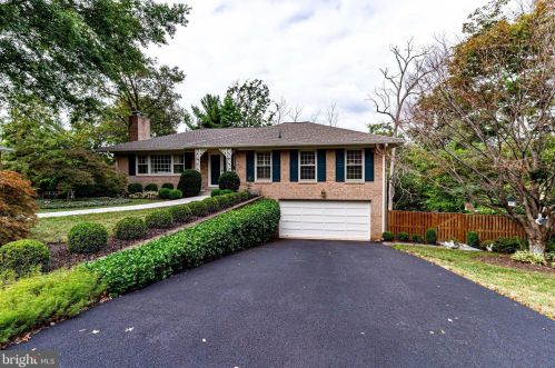 1309 Gatewood Dr, Alexandria, VA 22307-2033