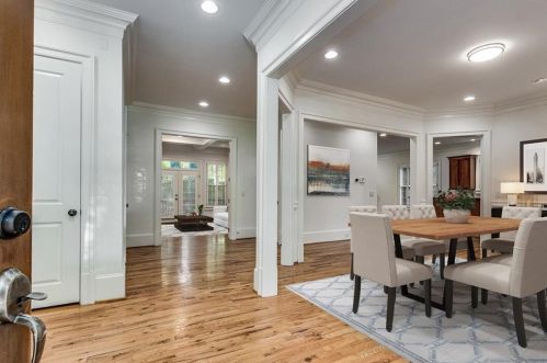 2291 Colonial Dr, Atlanta, GA 30319-3804