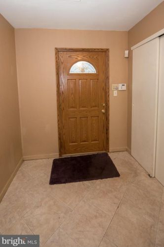 193 Pheasant Ln, Huntingdon Valley, PA 19006-3104