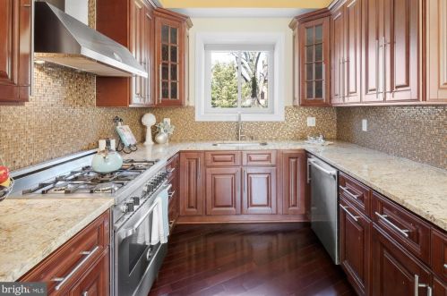 616 M St, Washington DC 20002-3425 exterior