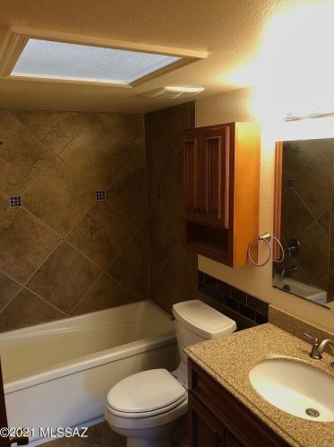 4824 Red Wolf Dr, Tucson AZ 85742-8968 exterior