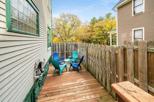 910 Davis St, Kalamazoo MI 49008-1195 exterior