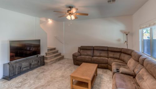 8363 Hunnic Dr, Tucson AZ 85747-5987 exterior