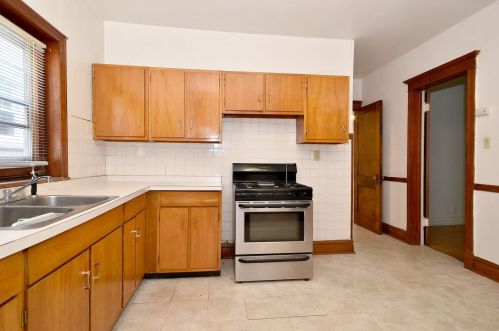 3854 Claremont Ave, Chicago IL 60618-3820 exterior