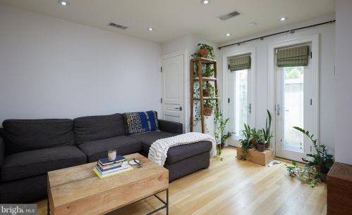 1803 Phelps Pl, Washington DC 20008-1851 exterior