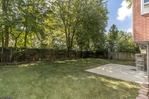 2210 Newark Ave, Scotch Plains NJ 07076-4668 exterior