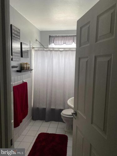 3118 Guilford St, Philadelphia PA 19152-4504 exterior