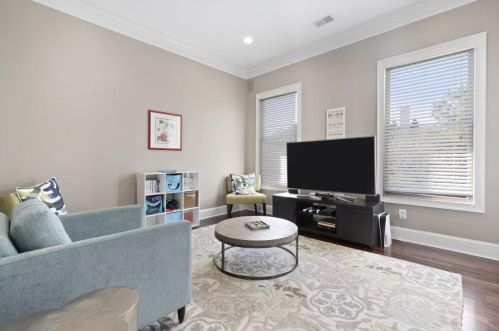 5625 Cross Gate Dr, Atlanta GA 30327-4815 exterior