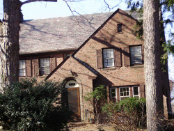 717 Centre St, Newton, MA 02458-2343