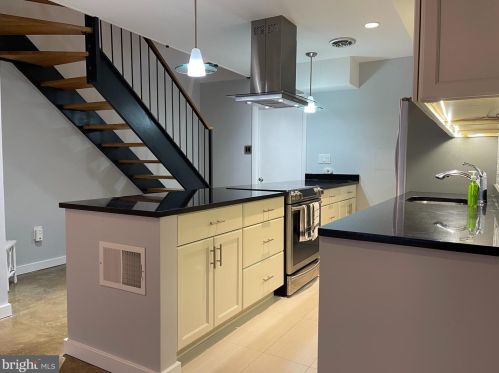 457 N St, Washington DC  20024-3701 exterior