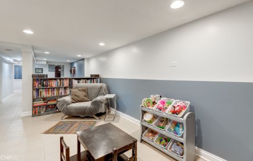 4951 Medill Ave, Chicago IL 60647-2424 exterior