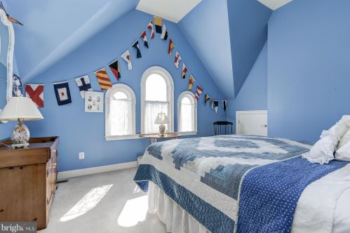 12561 Ansin Cir Dr, Rockville MD 20854-6912 exterior