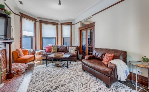 2815 Orchard St, Chicago, IL 60657-5213