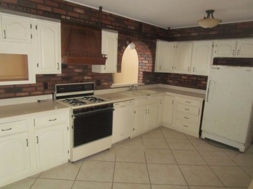 817 Gerry St, Bull Valley IL 60098-3606 exterior