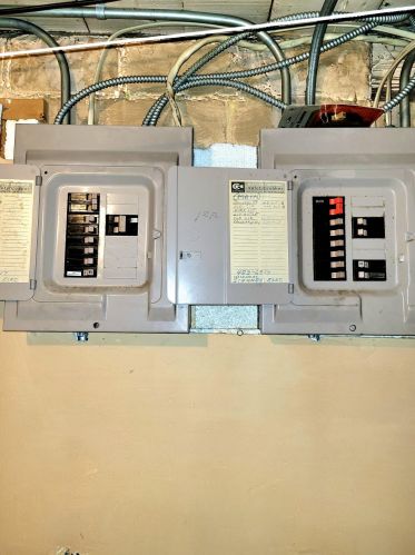 2467 9, Milwaukee WI 53215-3210 exterior