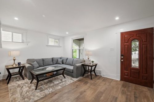 7442 Fleming St, Pittsburgh PA 15212 exterior