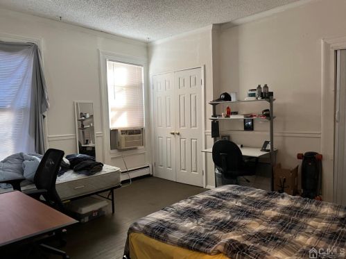 108 Hamilton St, New Brunswick NJ 08901-1218 exterior